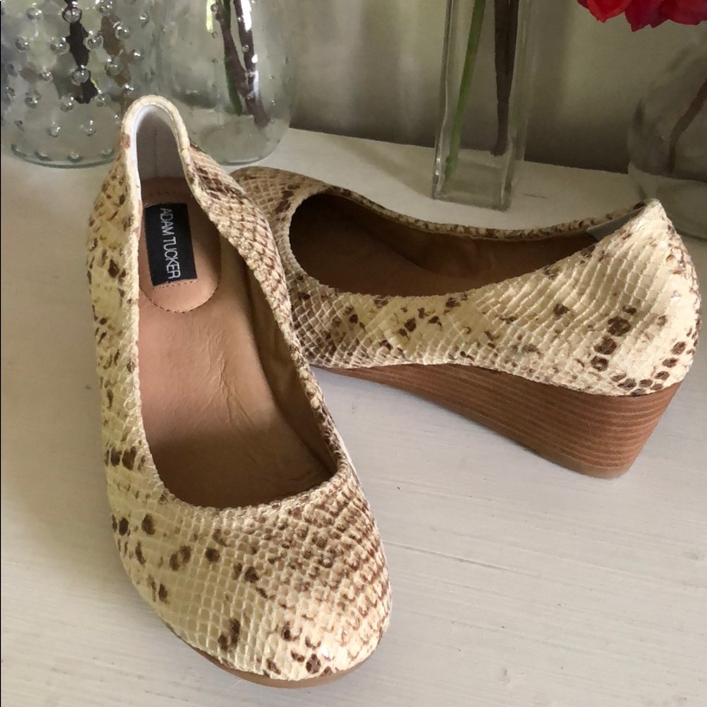 Adam Tucker mini Wedge Flats (6)